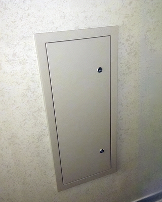 Стальной настенный люк