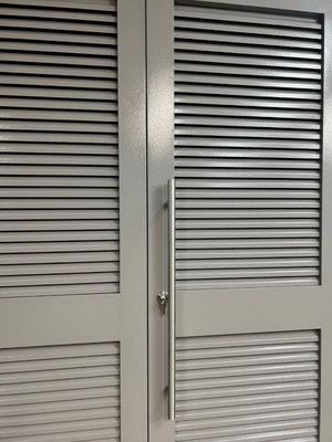 Дверь на подстанции Дверь на подстанции